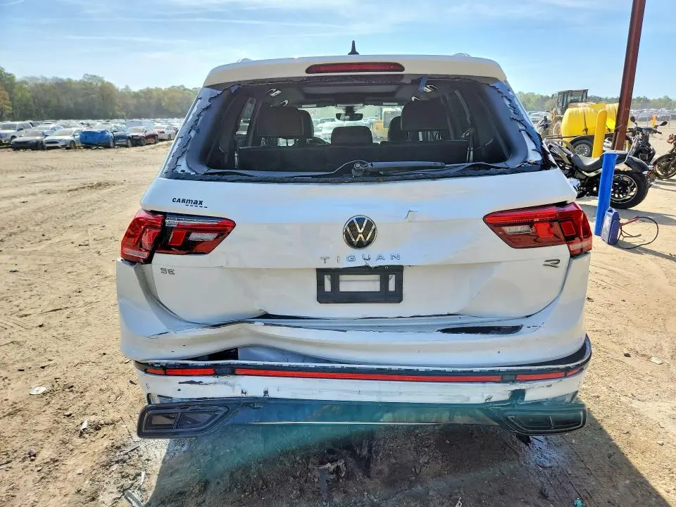 2022 VOLKSWAGEN TIGUAN SE R-LINE BLACK  