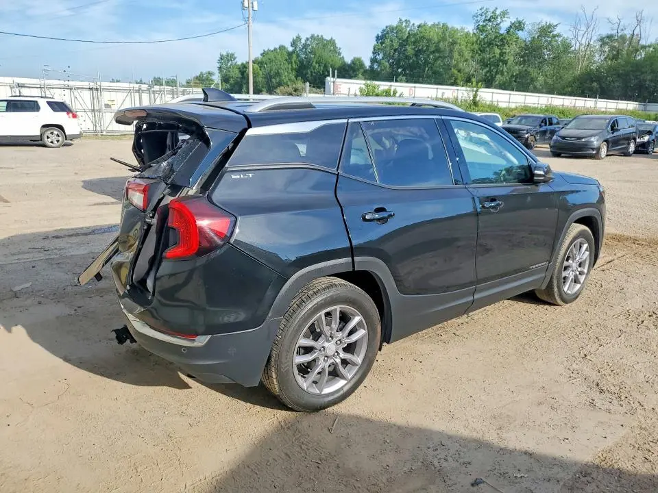 2022 GMC TERRAIN SLT  