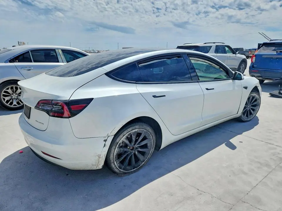 2022 TESLA MODEL 3   