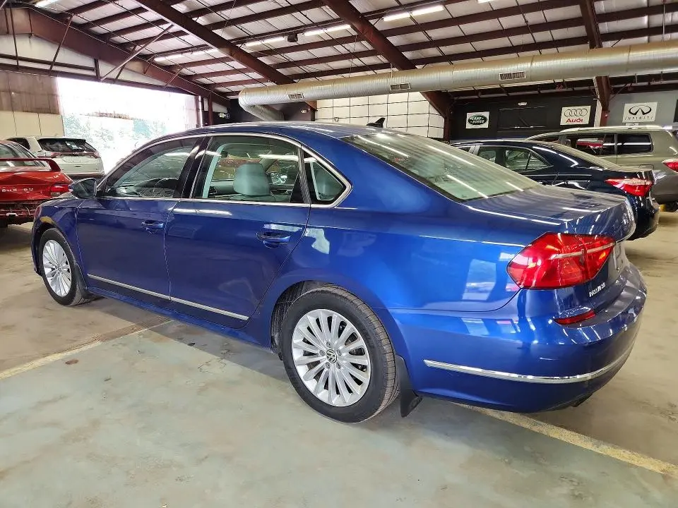 2016 VOLKSWAGEN PASSAT SE  