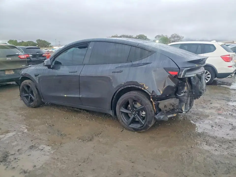 2026 TESLA MODEL Y   