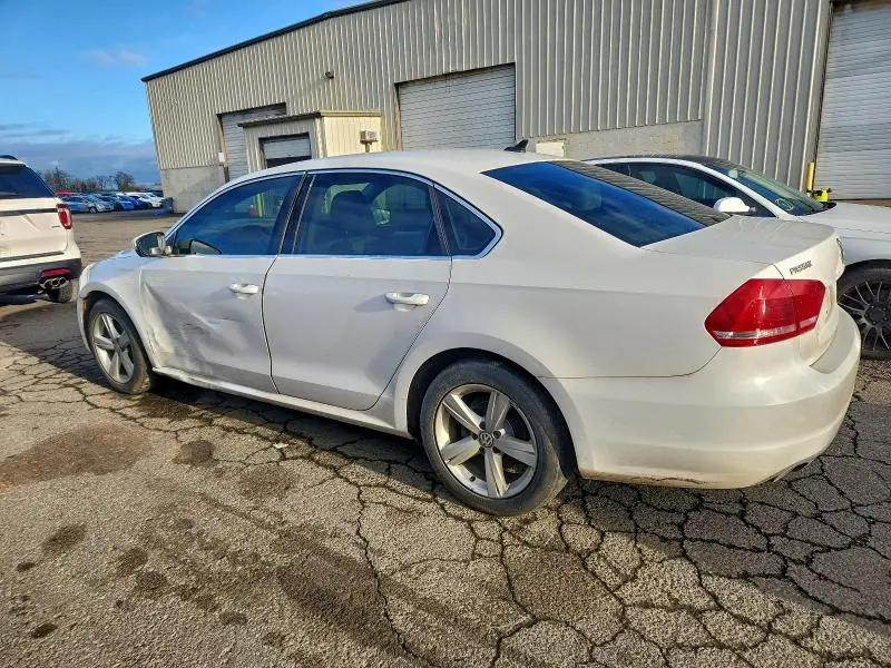 2013 VOLKSWAGEN PASSAT SE  