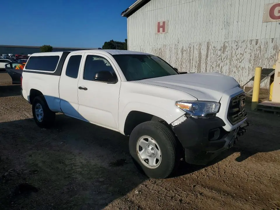 2018 TOYOTA TACOMA SR  
