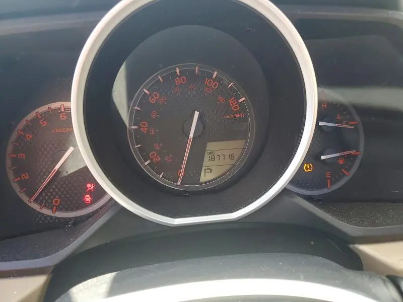 2011 TOYOTA 4RUNNER SR5  