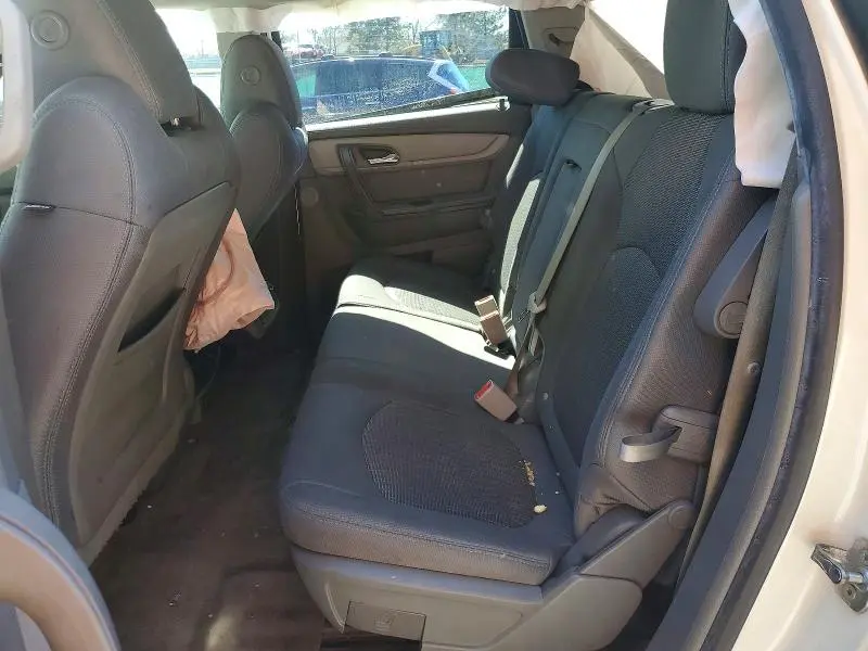 2015 CHEVROLET TRAVERSE LT  