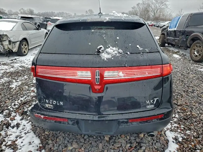 2016 LINCOLN MKT   