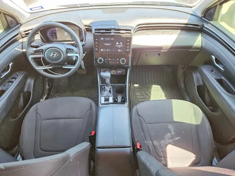 2023 HYUNDAI TUCSON SE  
