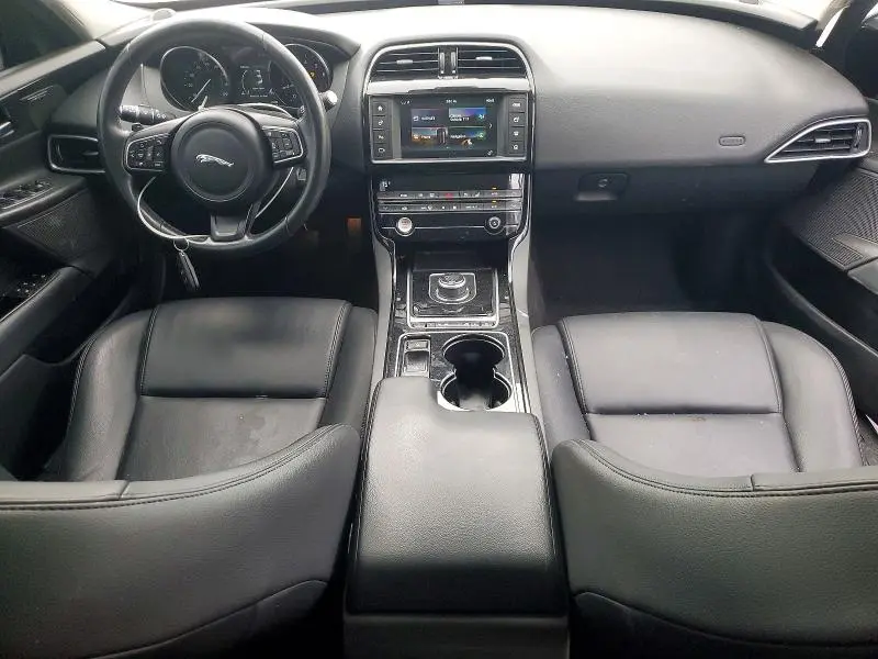 2017 JAGUAR XE PREMIUM  