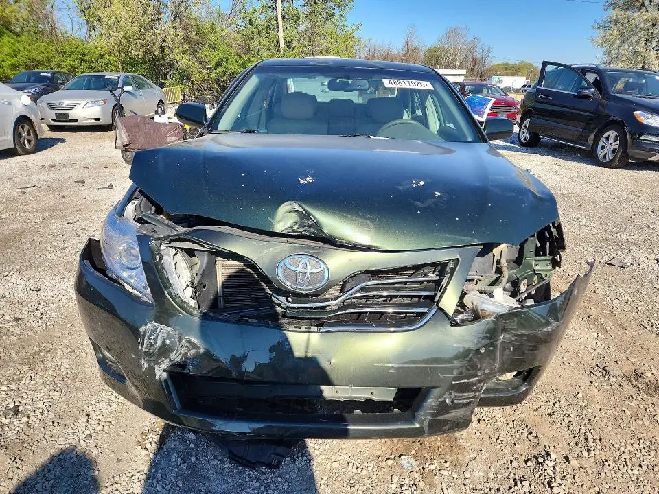 2011 TOYOTA CAMRY XLE V6  