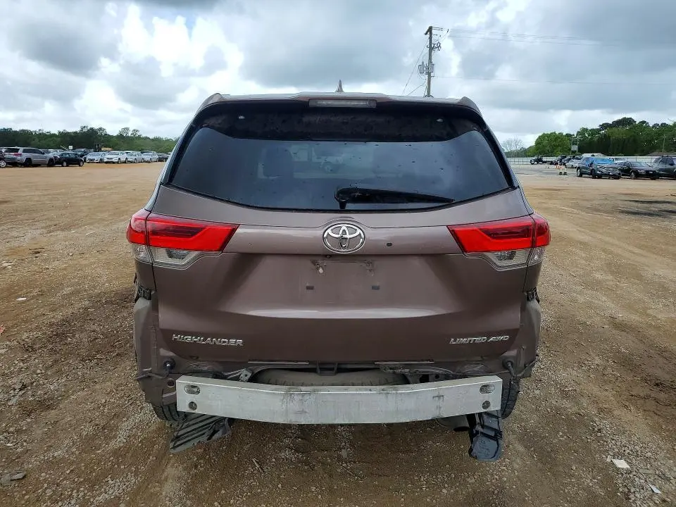 2018 TOYOTA HIGHLANDER LIMITED  