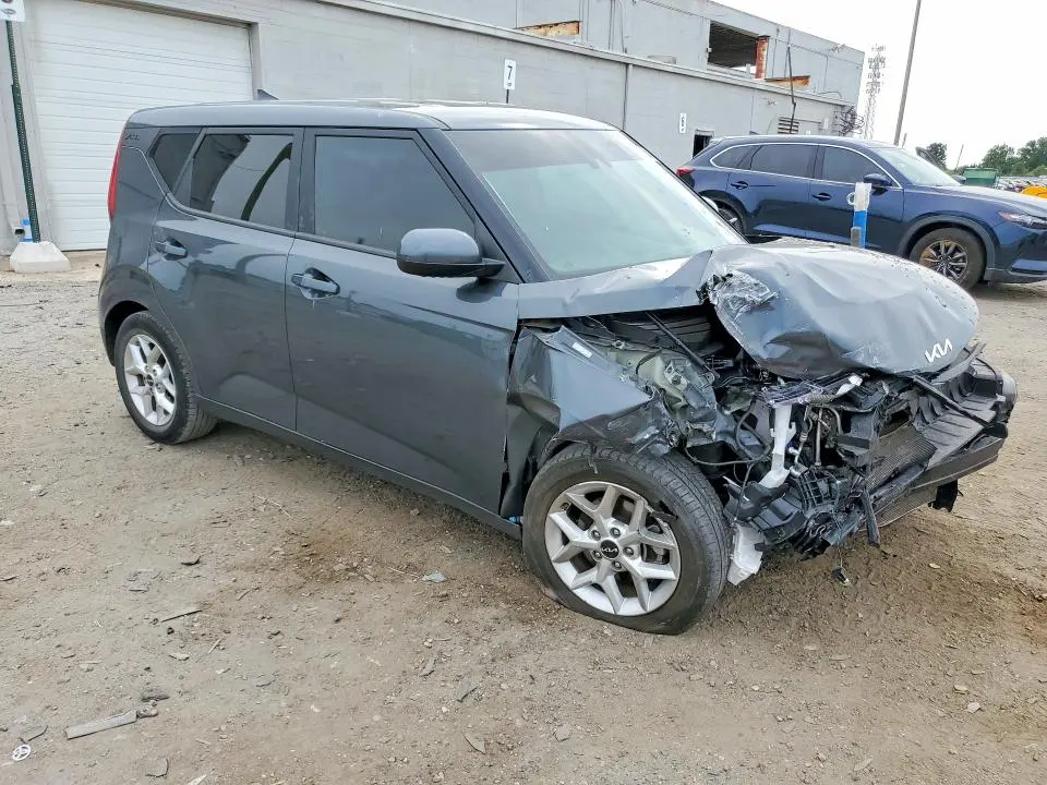 2022 KIA SOUL LX  