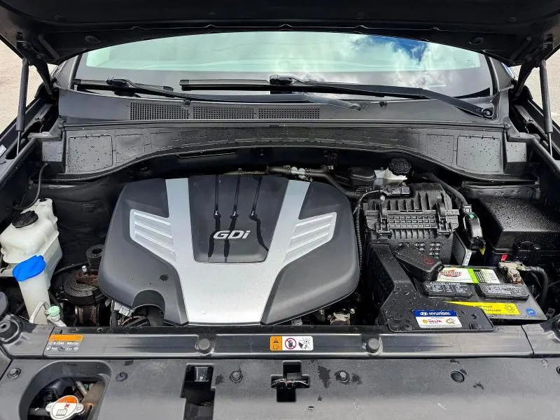 2017 HYUNDAI SANTA FE SE  