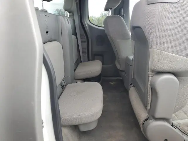 2013 NISSAN FRONTIER S  