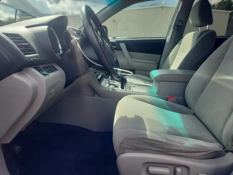 2013 TOYOTA HIGHLANDER PLUS  