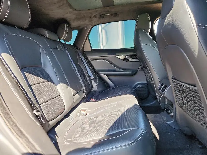 2019 JAGUAR F-PACE R - SPORT  