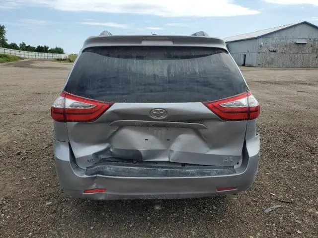 2017 TOYOTA SIENNA LE  