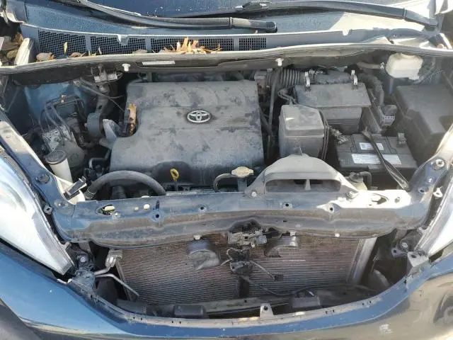 2012 TOYOTA SIENNA LE  