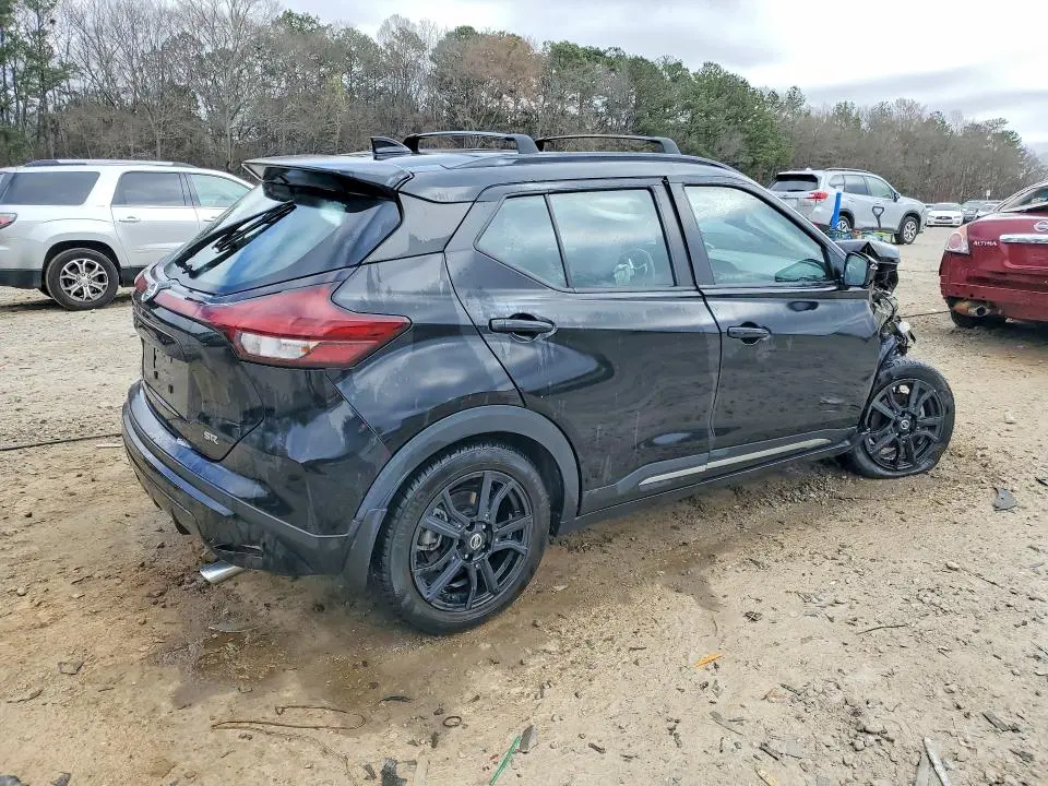 2021 NISSAN KICKS SR  