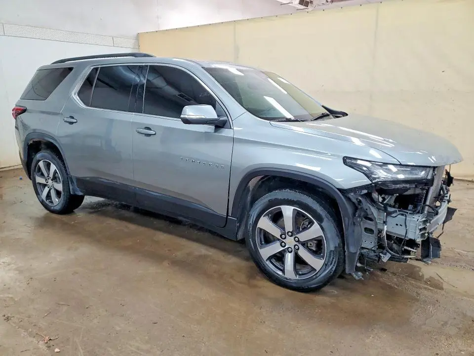 2023 CHEVROLET TRAVERSE LT  