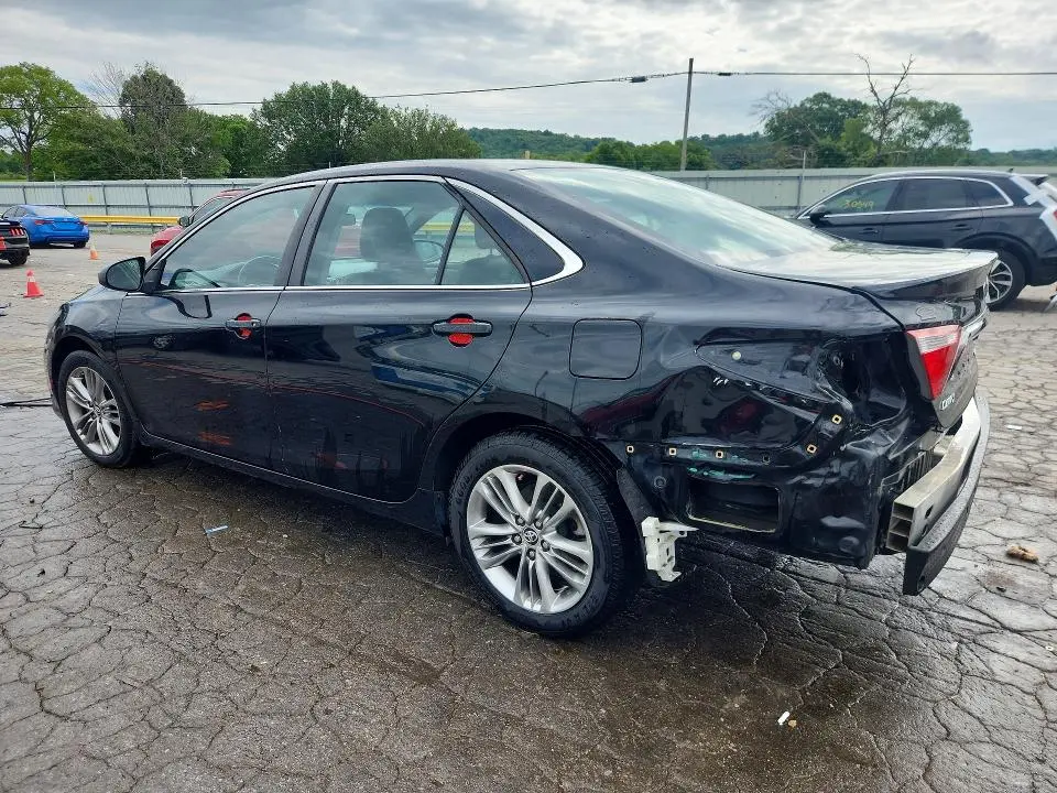 2016 TOYOTA CAMRY SE  
