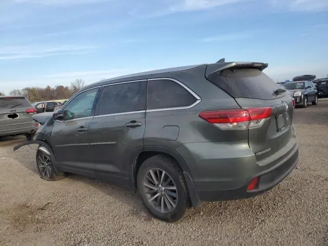 2019 TOYOTA HIGHLANDER SE  