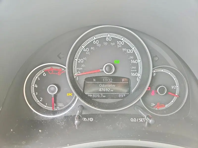 2019 VOLKSWAGEN BEETLE S  