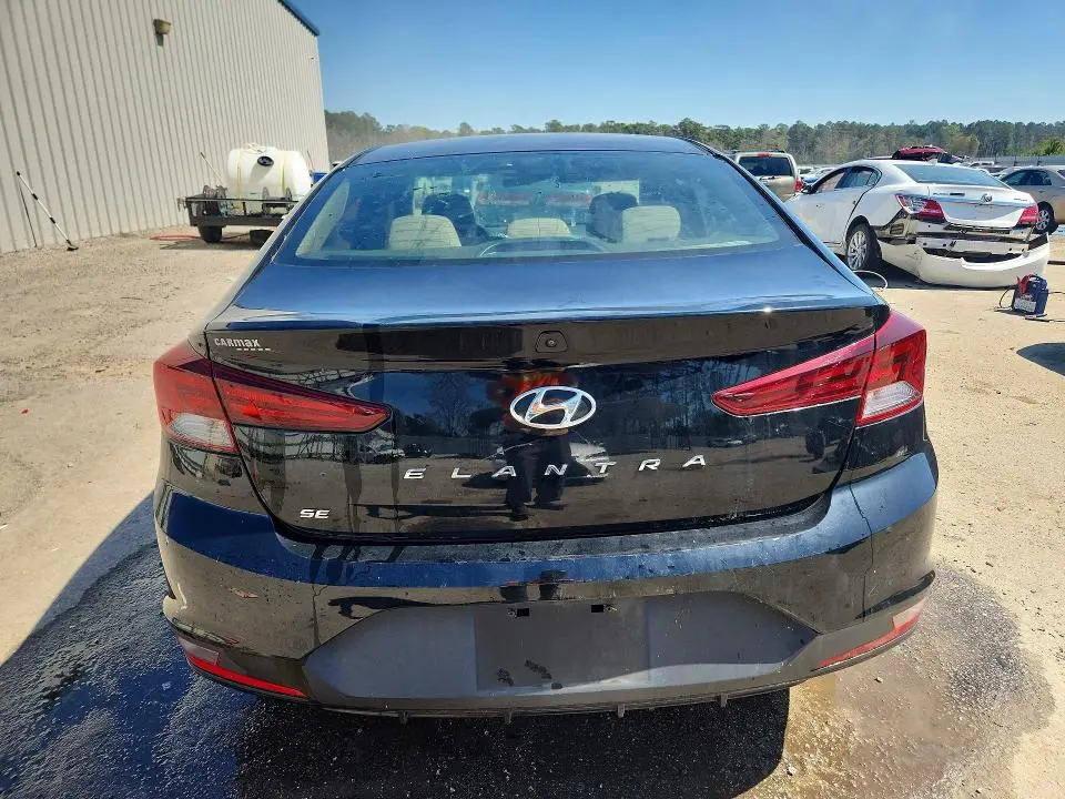 2019 HYUNDAI ELANTRA SE  
