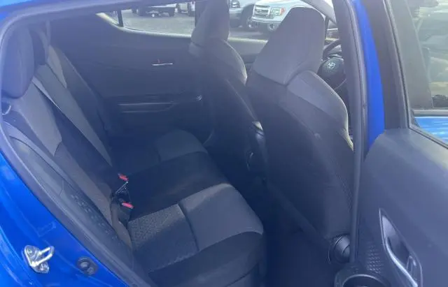 2020 TOYOTA C-HR XLE  