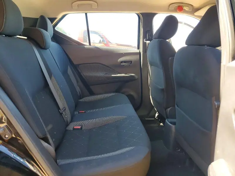 2018 NISSAN KICKS S  