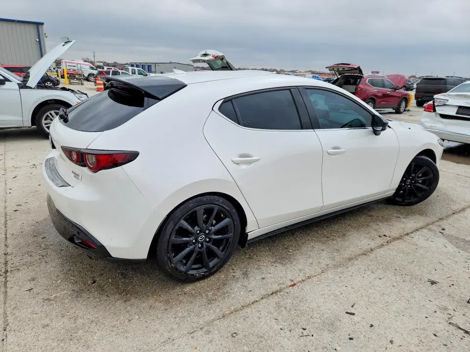 2024 MAZDA 3 PREMIUM PLUS  
