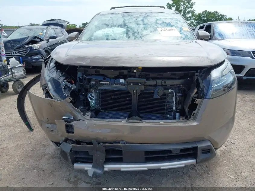 2025 NISSAN PATHFINDER PLATINUM 4WD