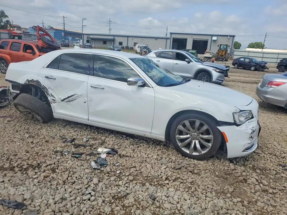2018 CHRYSLER 300 LIMITED  