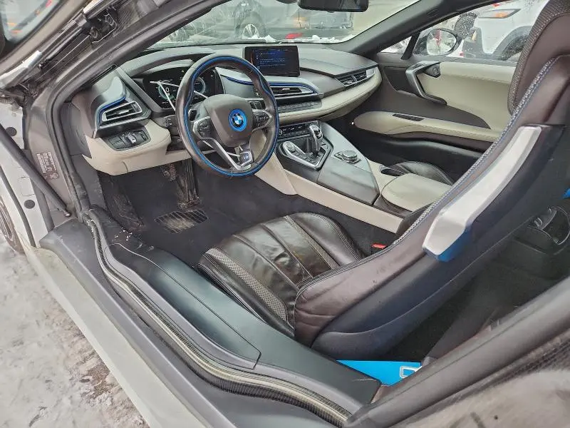 2015 BMW I8   