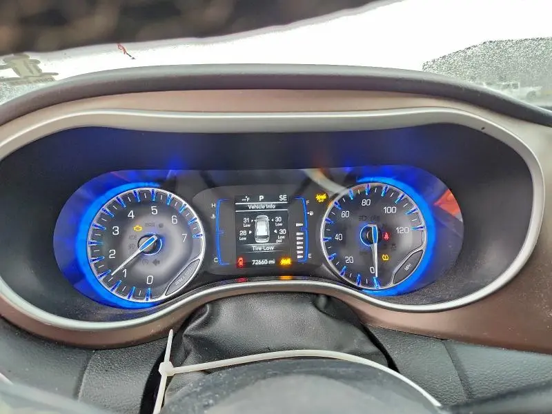 2023 CHRYSLER VOYAGER LX  