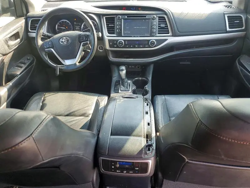 2017 TOYOTA HIGHLANDER XLE  