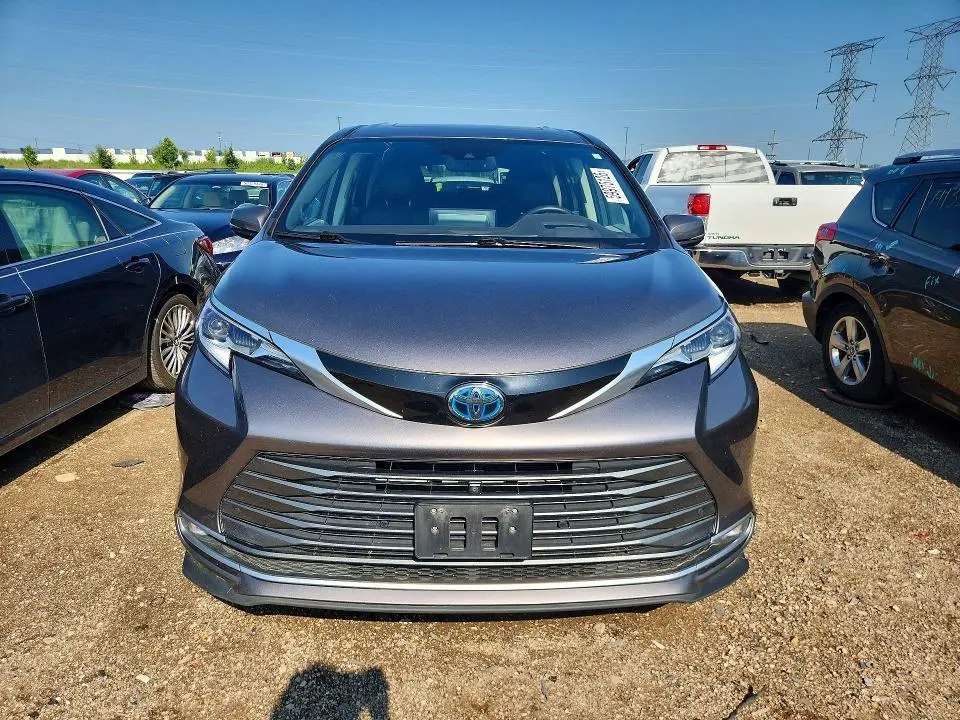 2021 TOYOTA SIENNA PLATINUM 7-PASSENGER  