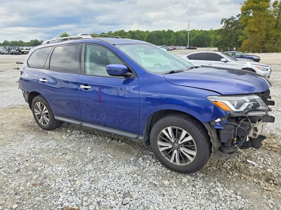 2017 NISSAN PATHFINDER SV  