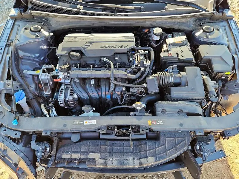 2024 HYUNDAI ELANTRA SE  