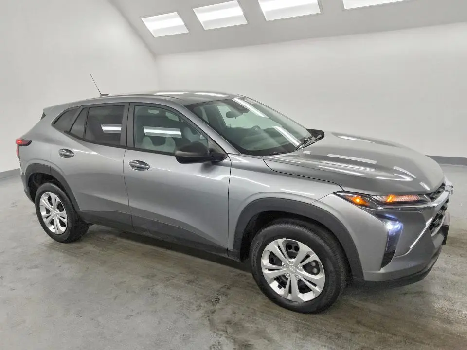 2024 CHEVROLET TRAX LS  
