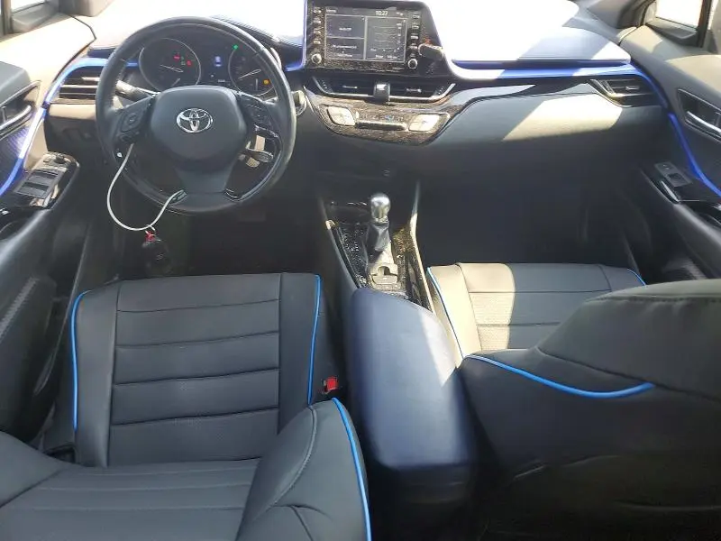2020 TOYOTA C-HR XLE  