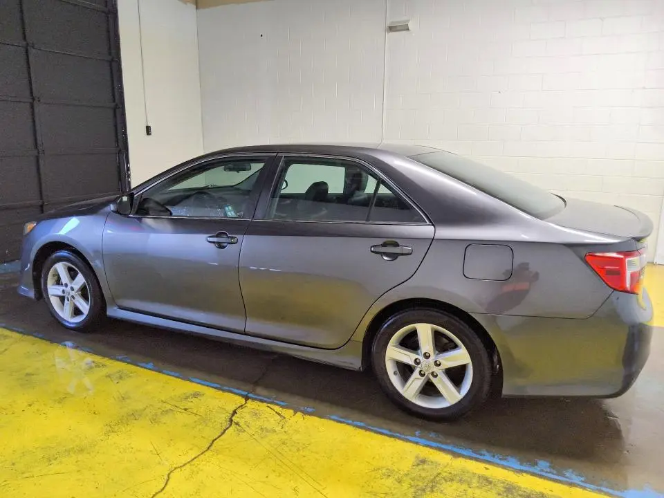 2014 TOYOTA CAMRY SE  