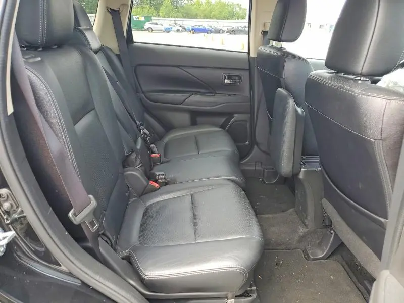 2018 MITSUBISHI OUTLANDER SE  