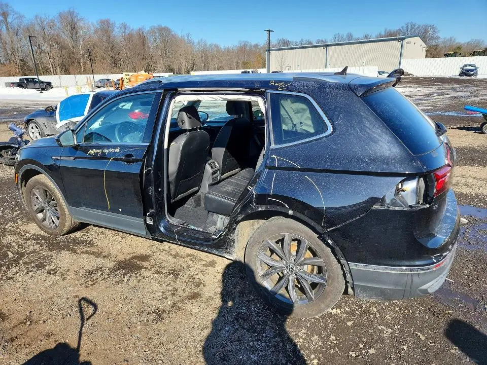 2022 VOLKSWAGEN TIGUAN SE  