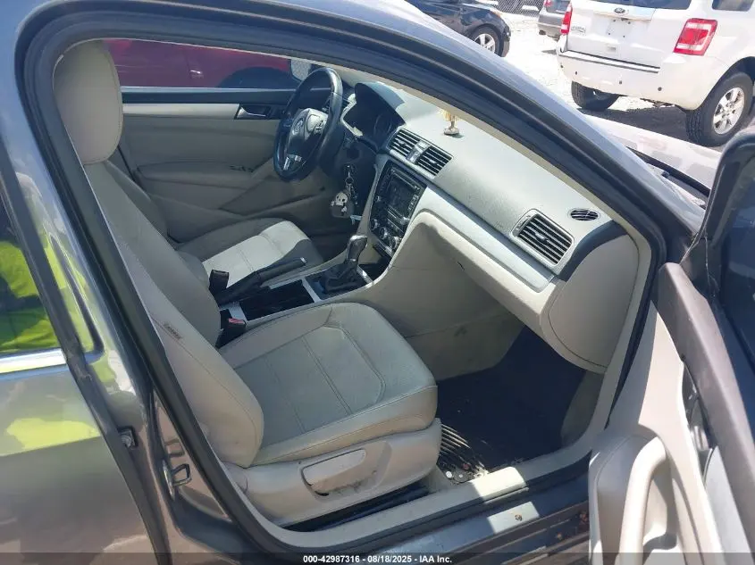 2012 VOLKSWAGEN PASSAT 2.5L SE