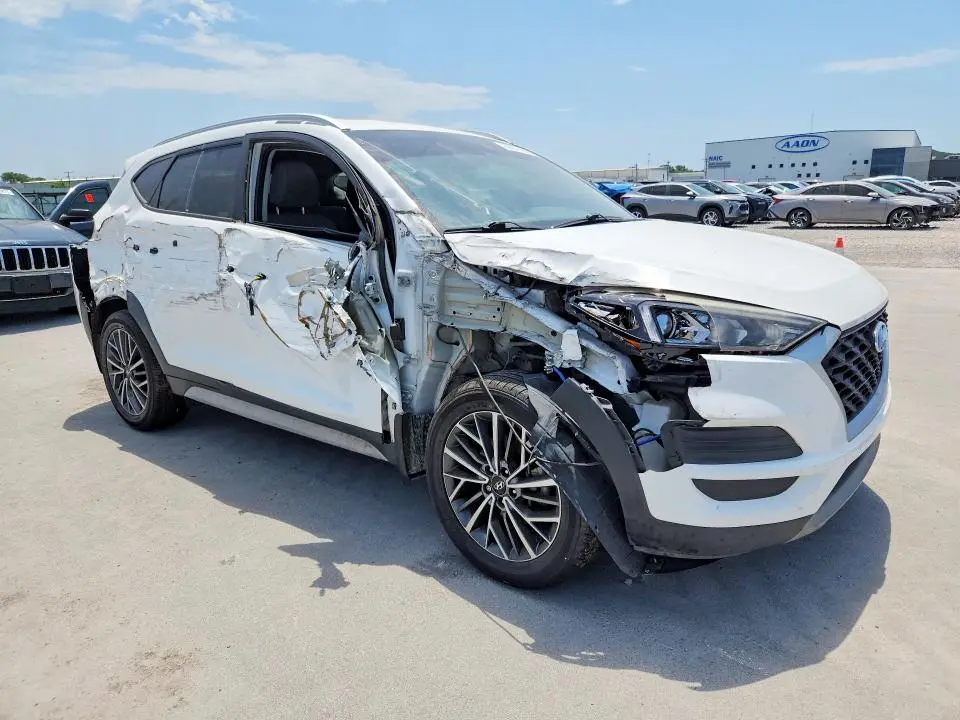 2020 HYUNDAI TUCSON SEL  