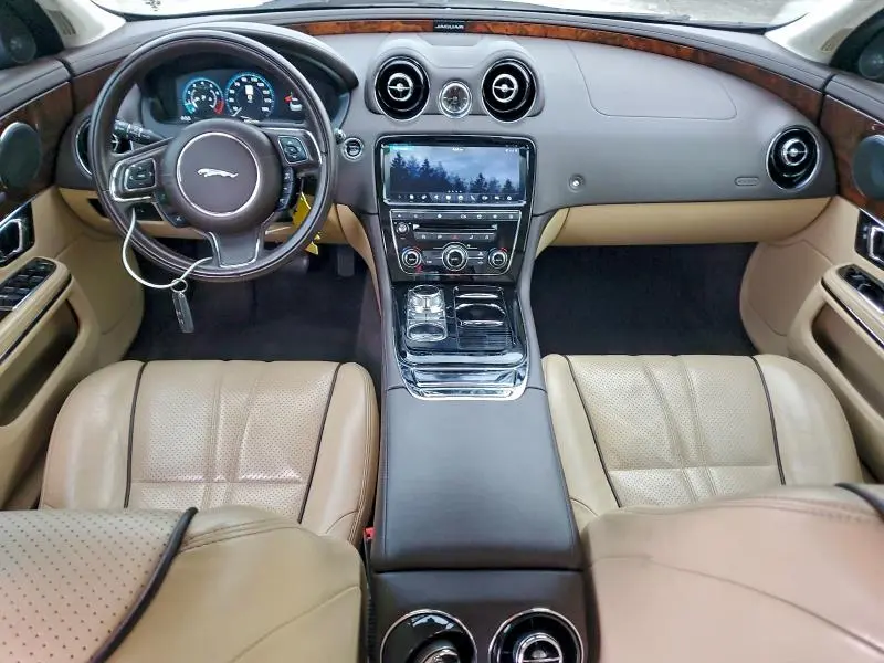 2019 JAGUAR XJ R - SPORT  