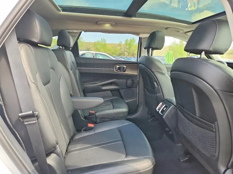 2023 KIA SORENTO EX  