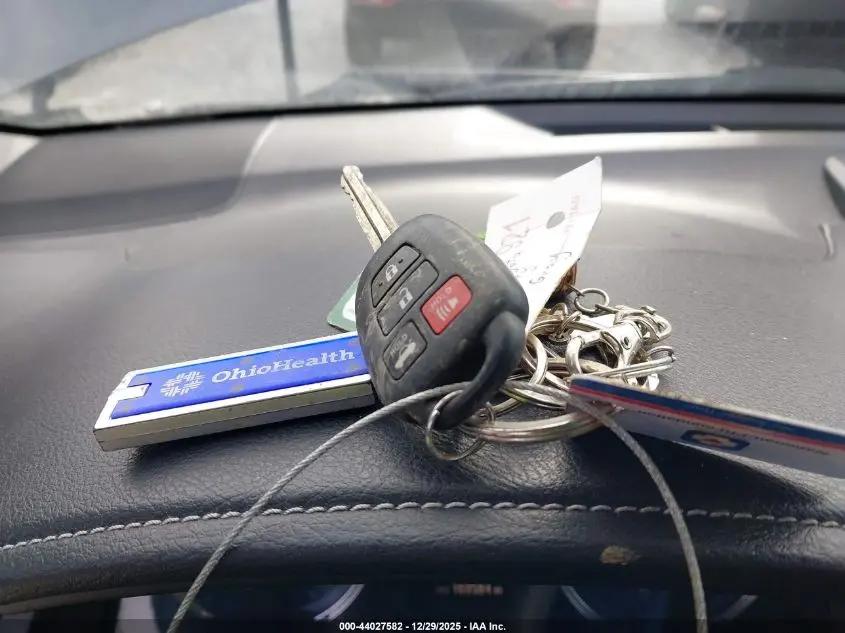 2017 TOYOTA CAMRY LE