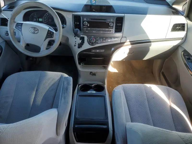 2013 TOYOTA SIENNA LE  