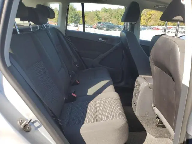 2011 VOLKSWAGEN TIGUAN S  